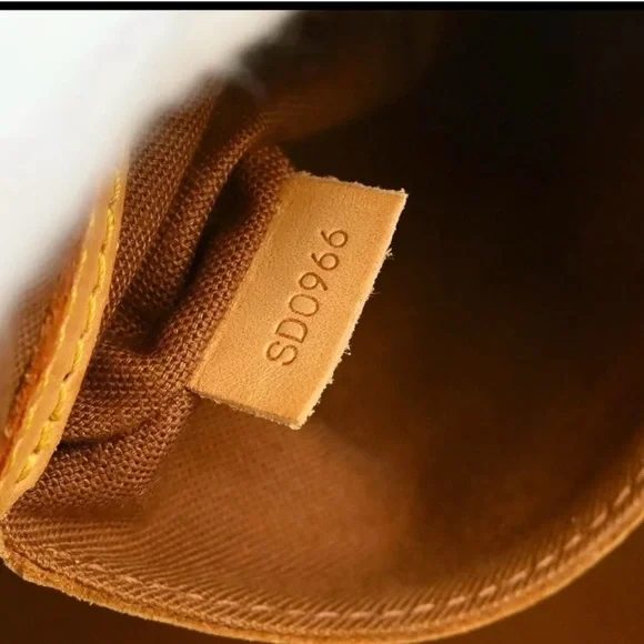 ♠️ Louis Vuitton Alma Monogram - Picture 11 of 11